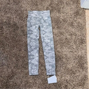 Women's Best Camo Seamless Leggigs Size Medium